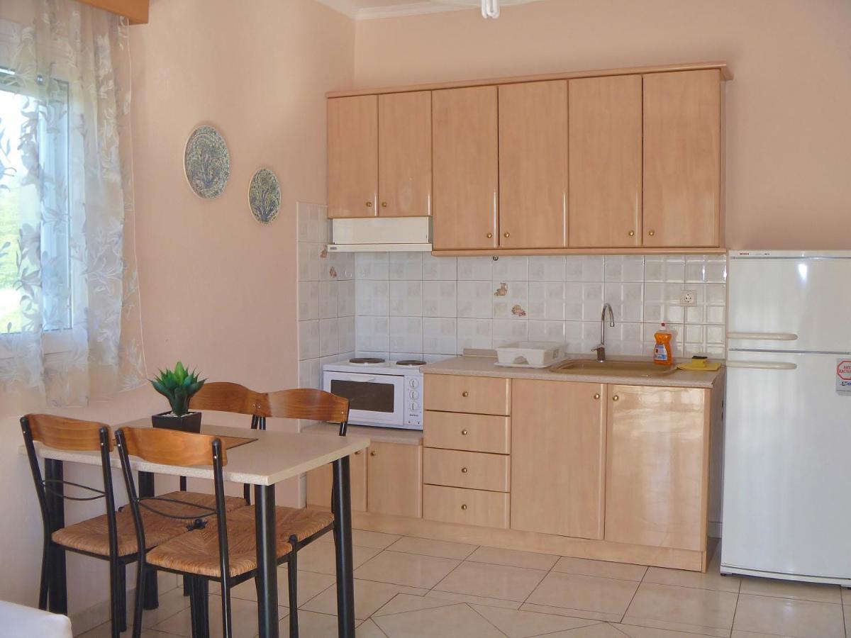 Dionysos Apartment Asproválta Bilik gambar