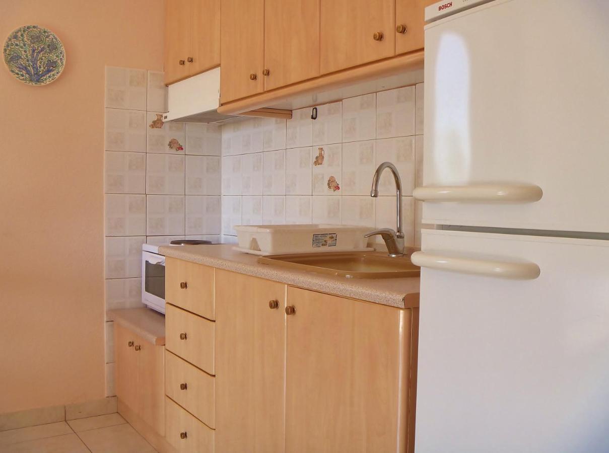 Dionysos Apartment Asproválta Bilik gambar